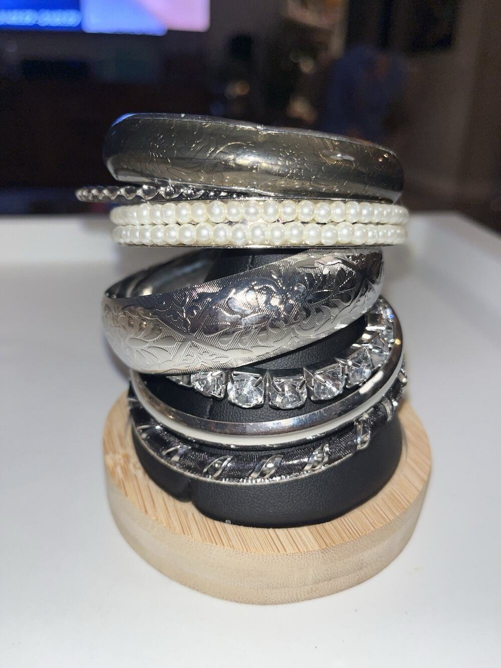 Madison Ave Bangles Silver Toned (B3)